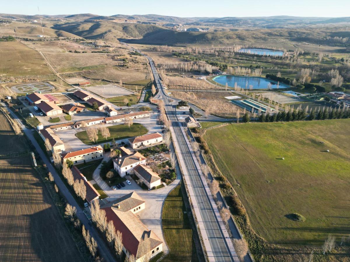 فندق Vettonia Ávila المظهر الخارجي الصورة